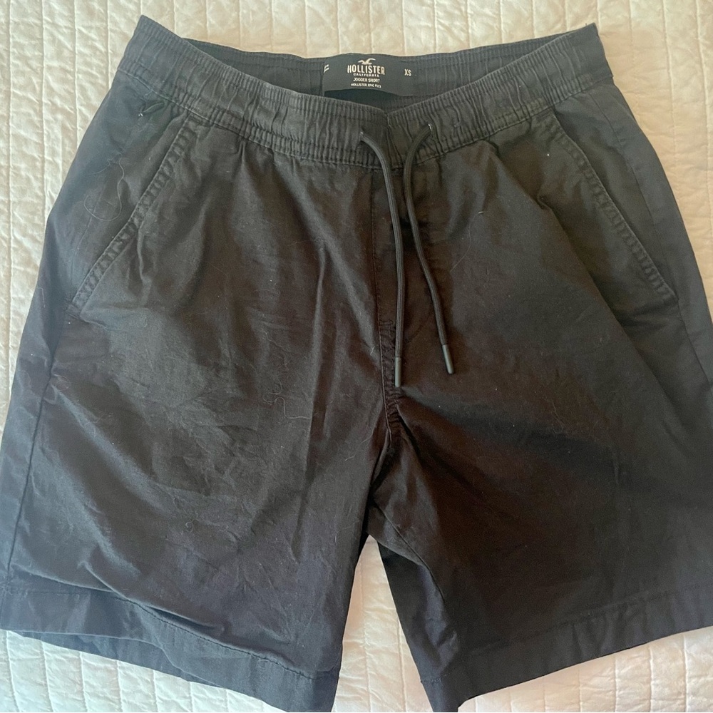 Like new x-small Hollister 7” shorts